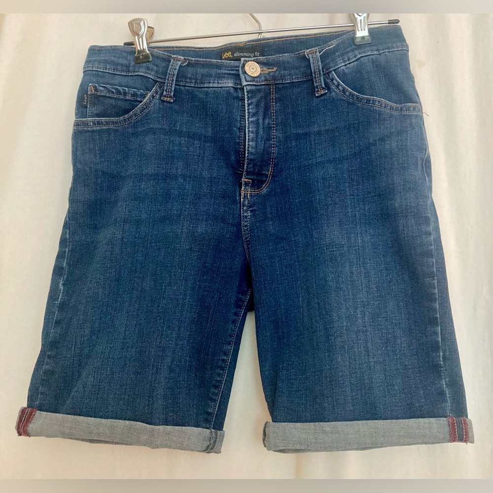 Lee Slimming Fit Cuffed Denim Shorts Size 6M